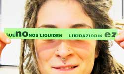 que no nos liquiden - likidaziorik ez adhesivo