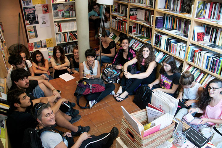 Librería Kaxilda foto de grupo